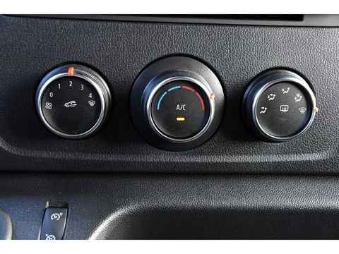 Renault Master T35 2.3 dCi 180 L3H2 Black Edition Camera, 180pk, Cruise, Carplay, Multimedia, Trekhaak, Sensoren, NAVI, Uniek!