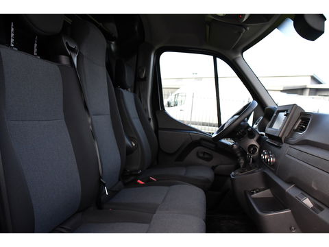 Renault Master T35 2.3 dCi 180 L3H2 Black Edition Camera, 180pk, Cruise, Carplay, Multimedia, Trekhaak, Sensoren, NAVI, Uniek!