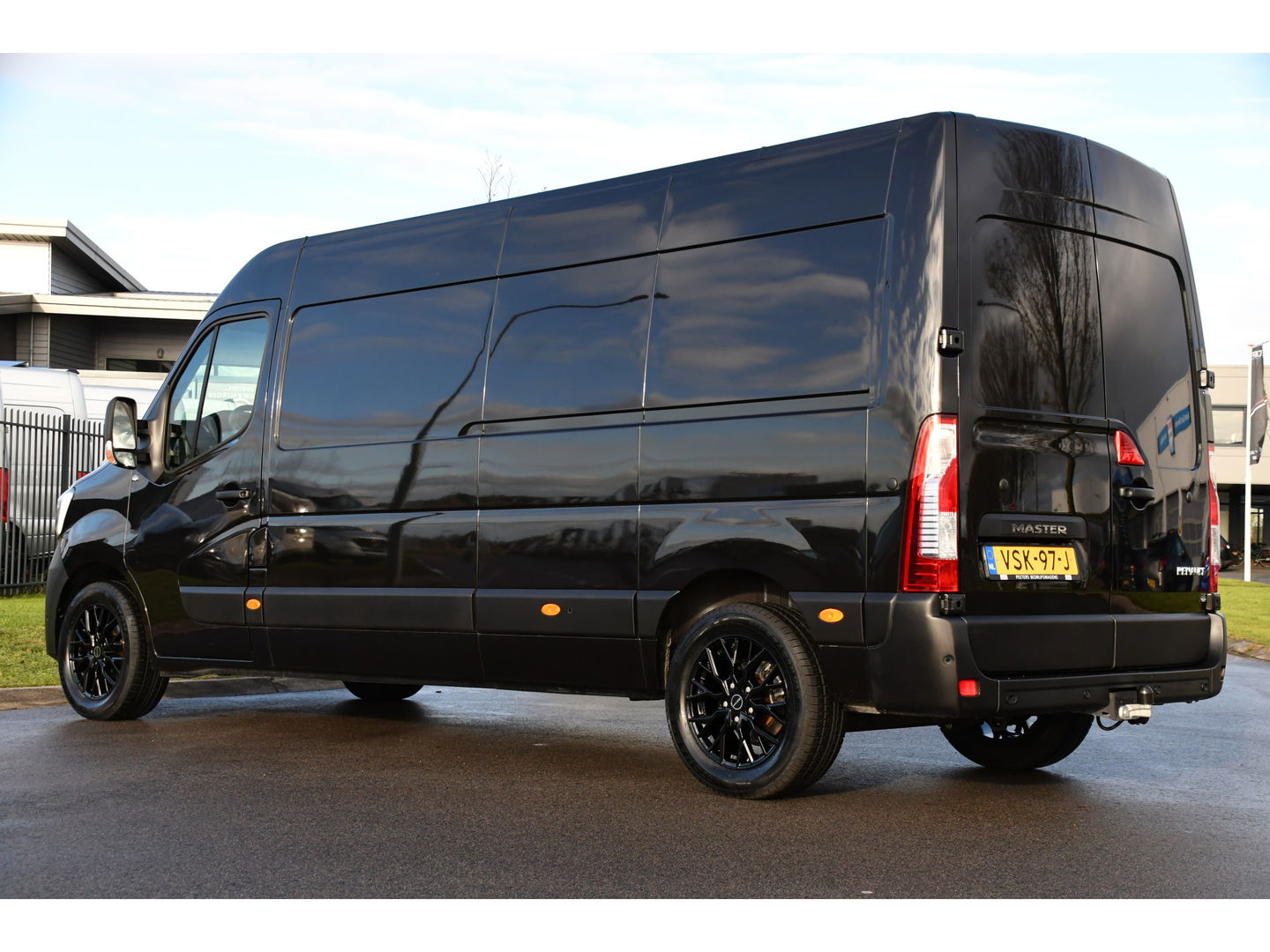 Renault Master T35 2.3 dCi 180 L3H2 Black Edition Camera, 180pk, Cruise, Carplay, Multimedia, Trekhaak, Sensoren, NAVI, Uniek!