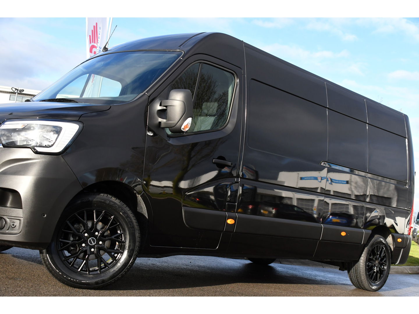 Renault Master T35 2.3 dCi 180 L3H2 Black Edition Camera, 180pk, Cruise, Carplay, Multimedia, Trekhaak, Sensoren, NAVI, Uniek!