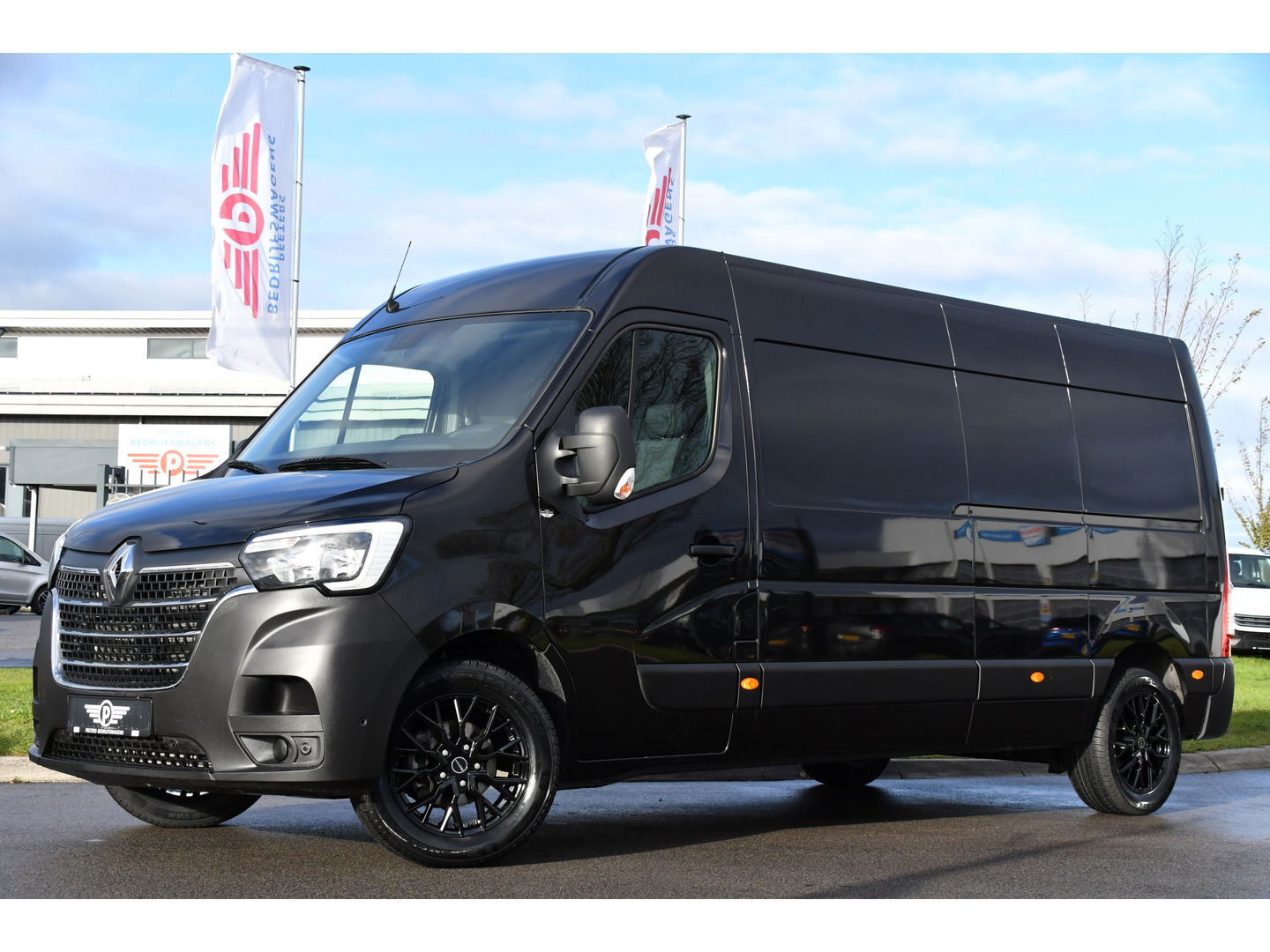 Renault Master T35 2.3 dCi 180 L3H2 Black Edition Camera, 180pk, Cruise, Carplay, Multimedia, Trekhaak, Sensoren, NAVI, Uniek!