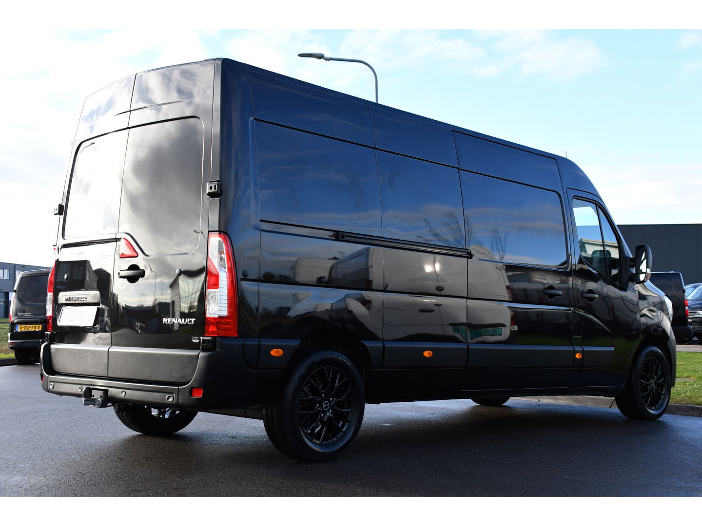 Renault Master T35 2.3 dCi 180 L3H2 Black Edition Camera, 180pk, Cruise, Carplay, Multimedia, Trekhaak, Sensoren, NAVI, Uniek!