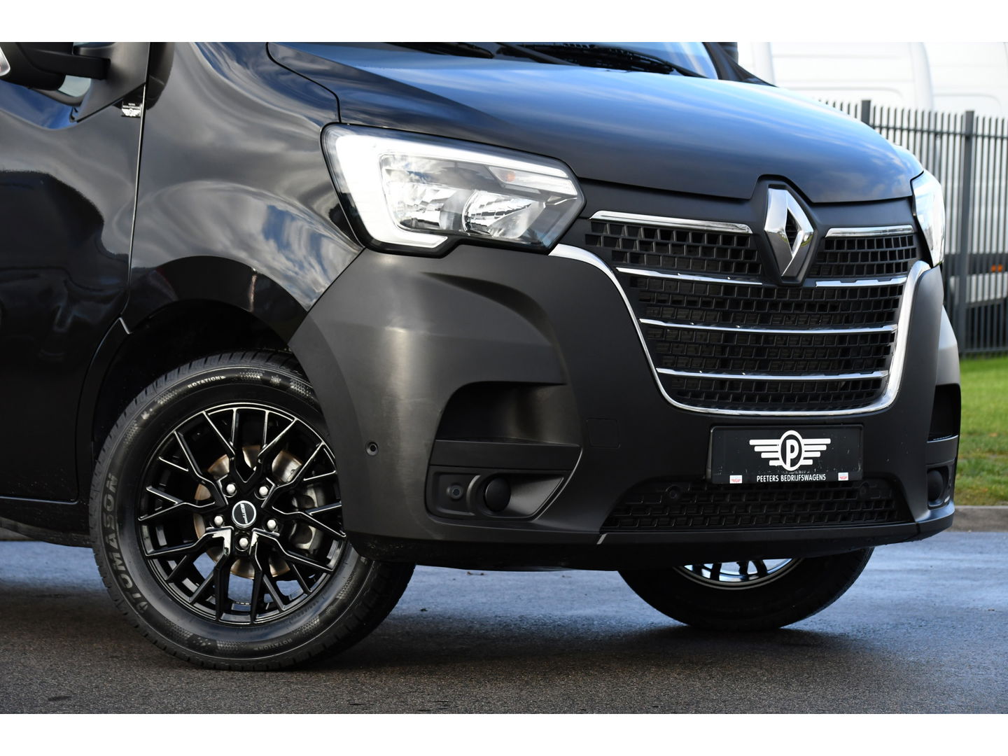 Renault Master T35 2.3 dCi 180 L3H2 Black Edition Camera, 180pk, Cruise, Carplay, Multimedia, Trekhaak, Sensoren, NAVI, Uniek!