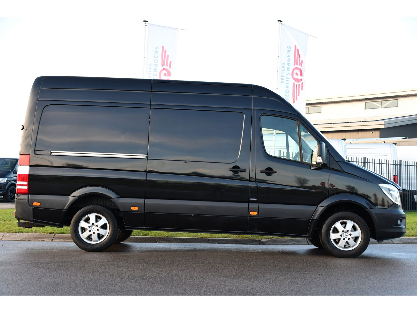 Mercedes-Benz Sprinter 316 2.2 CDI 366 Black Edition Camera, Cruise, Stoelverwarming, 164pk, Automaat, Multimedia, Trekhaak, Uniek!