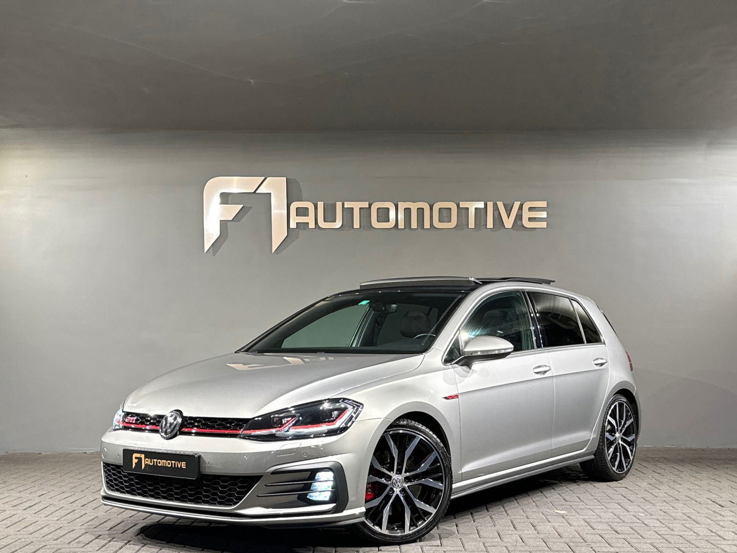 Volkswagen Golf 2.0 TSI GTI Performance Pano|Keyless|DCC|Cam