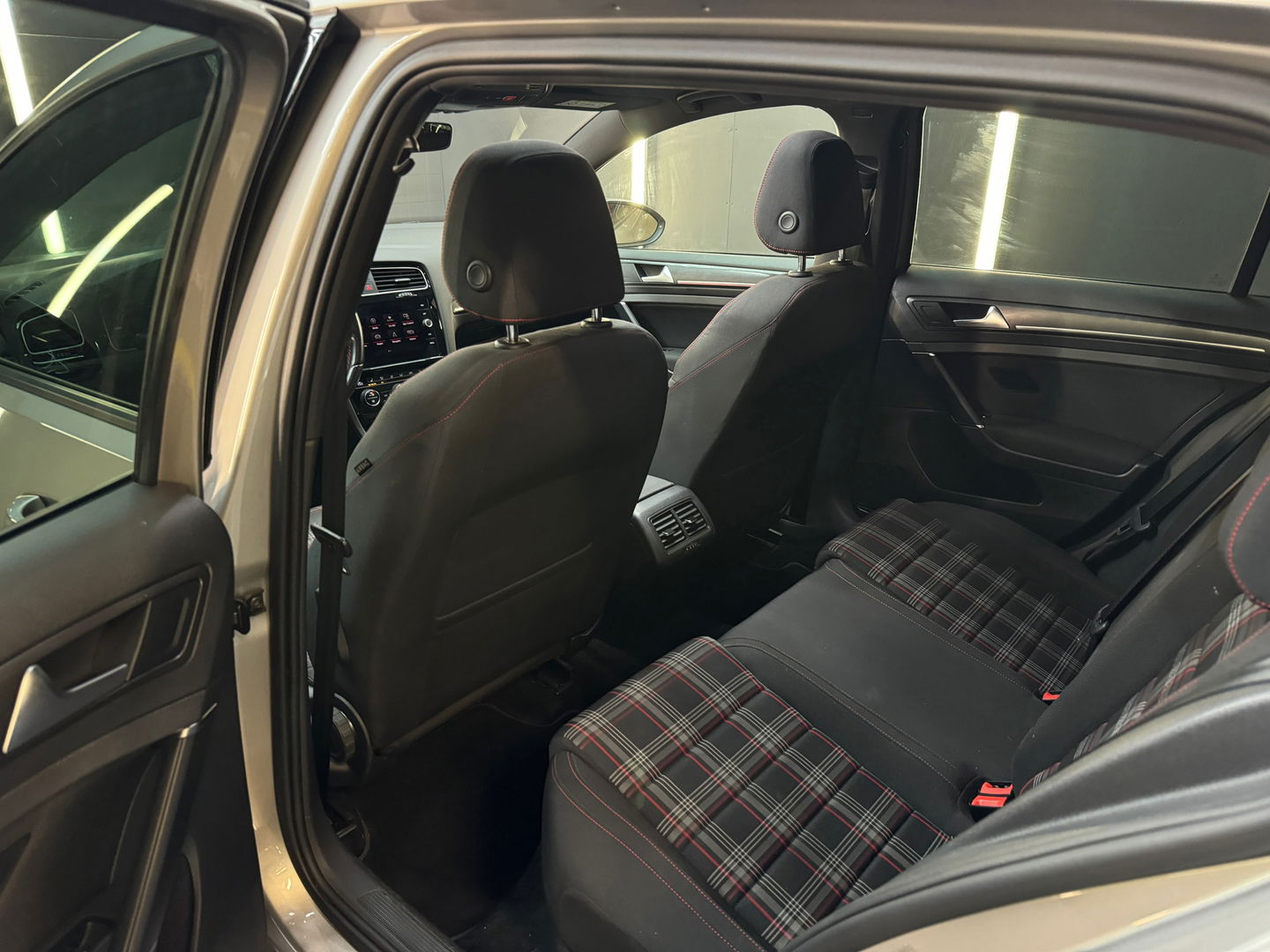 Volkswagen Golf 2.0 TSI GTI Performance Pano|Keyless|DCC|Cam