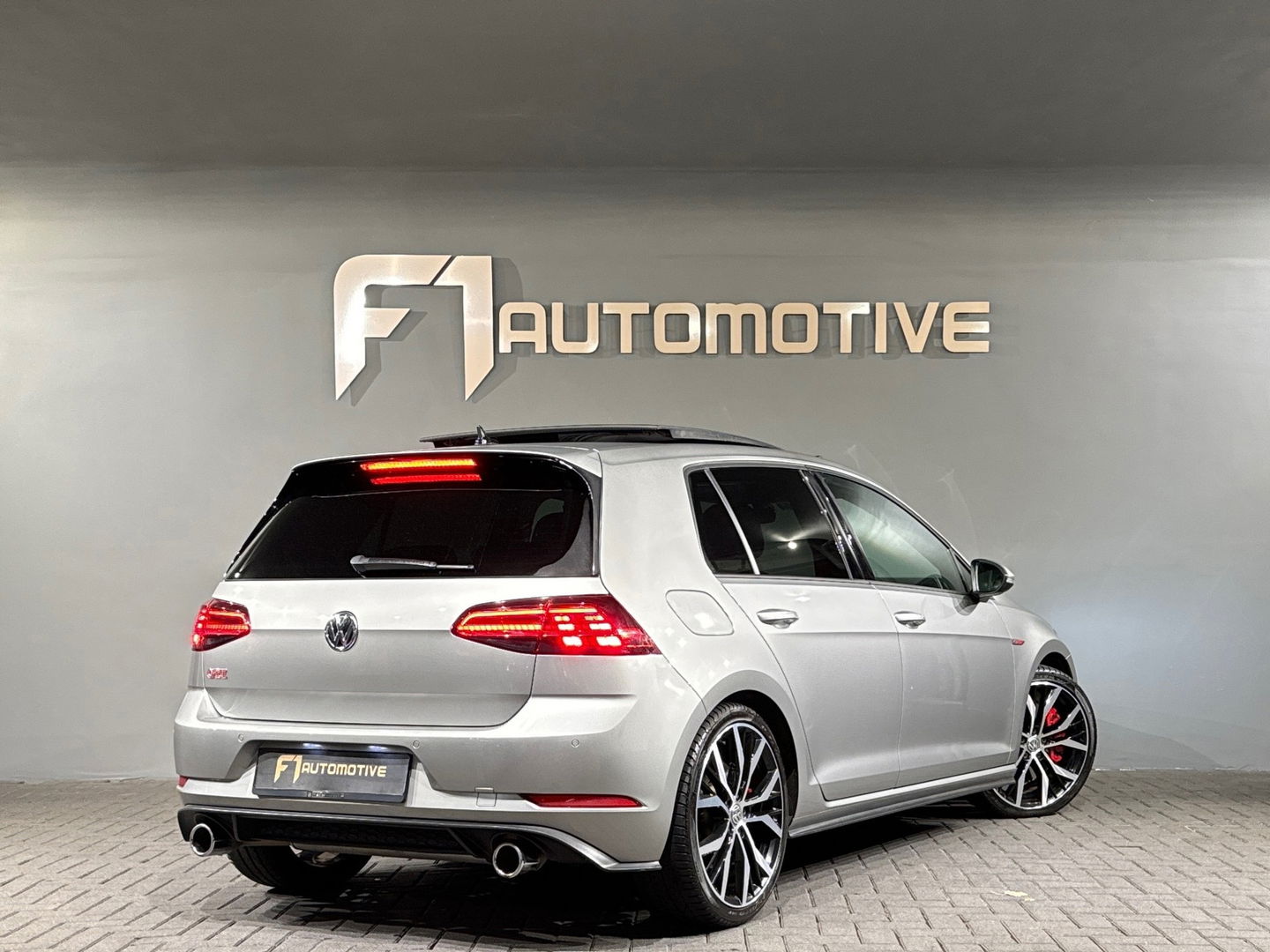 Volkswagen Golf 2.0 TSI GTI Performance Pano|Keyless|DCC|Cam