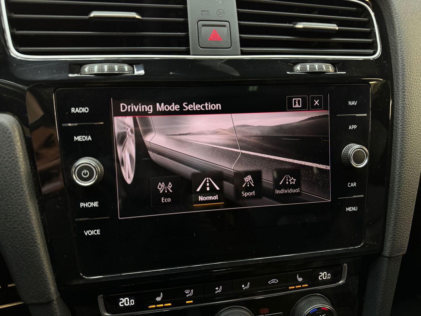 Volkswagen Golf 2.0 TSI GTI Performance Pano|Keyless|DCC|Cam