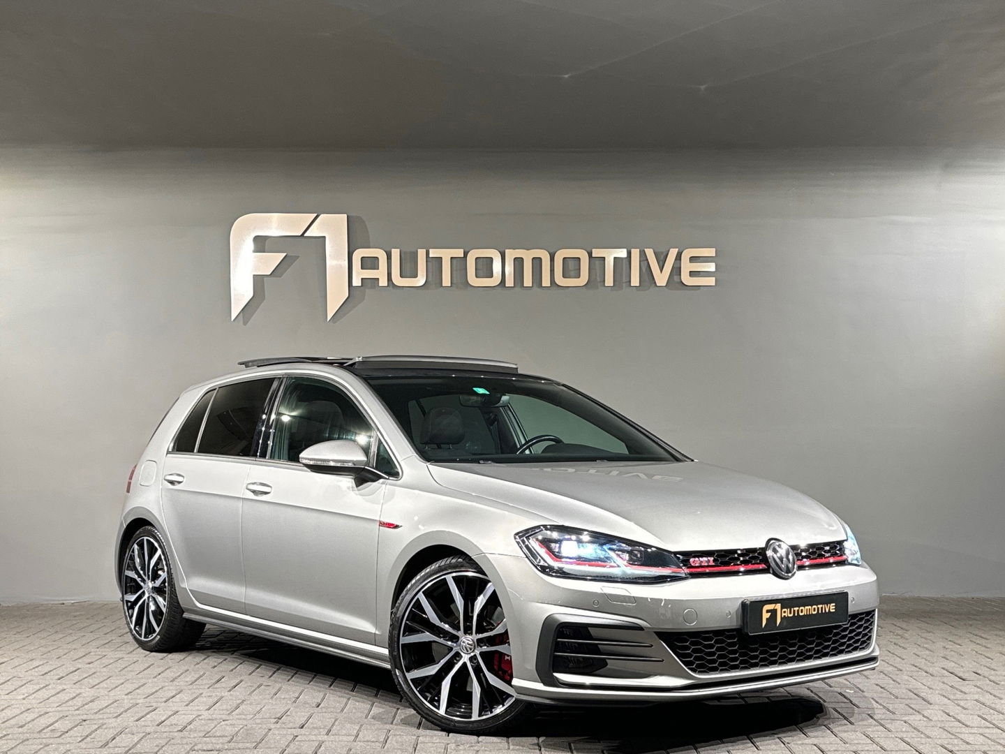 Volkswagen Golf 2.0 TSI GTI Performance Pano|Keyless|DCC|Cam