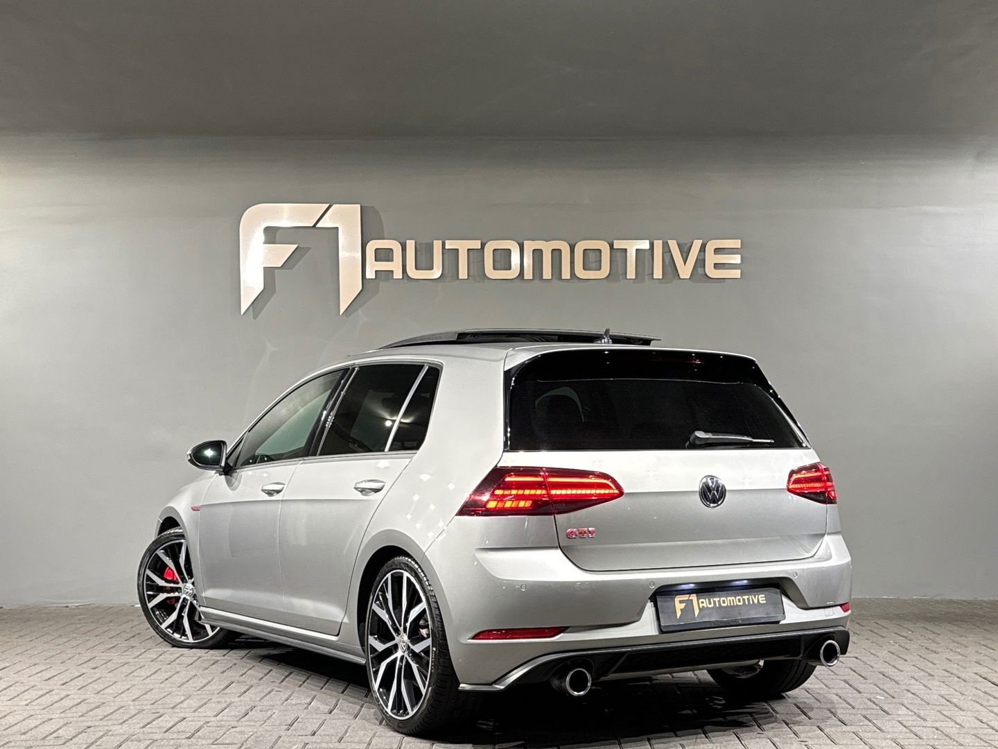 Volkswagen Golf 2.0 TSI GTI Performance Pano|Keyless|DCC|Cam