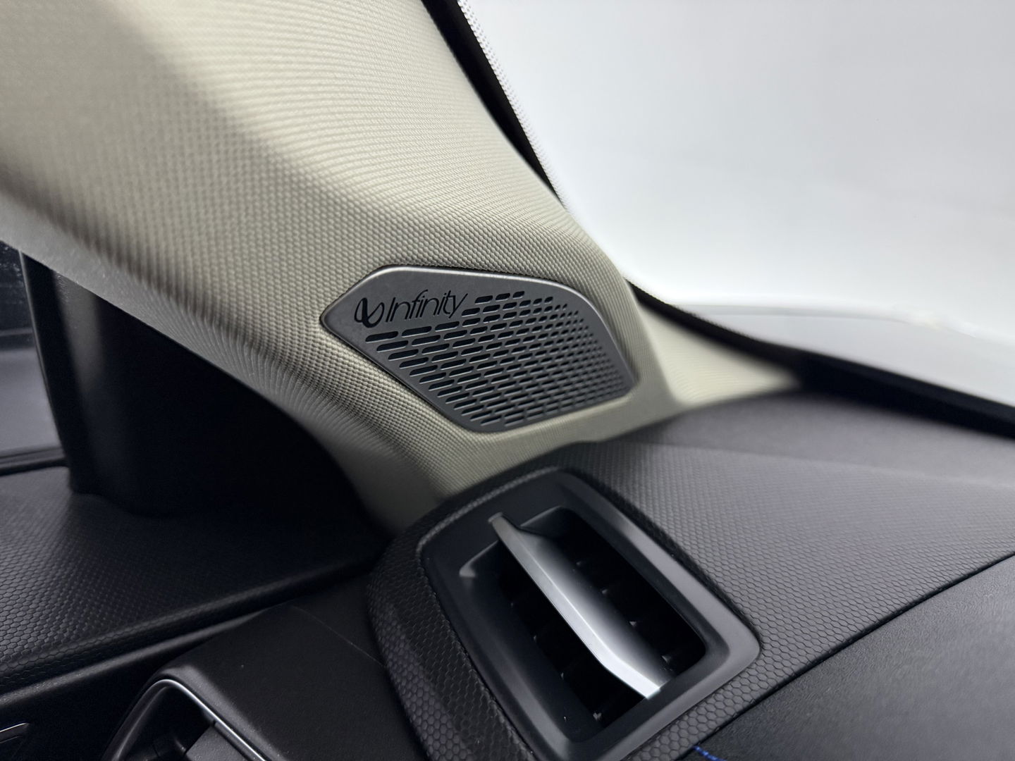 Lynk Co 01 1.5 Black Edition | SOH 94% | Pano | Trekh. | Memory | 360° | Sfeer | Virtual | Carplay | Adap. Cruise