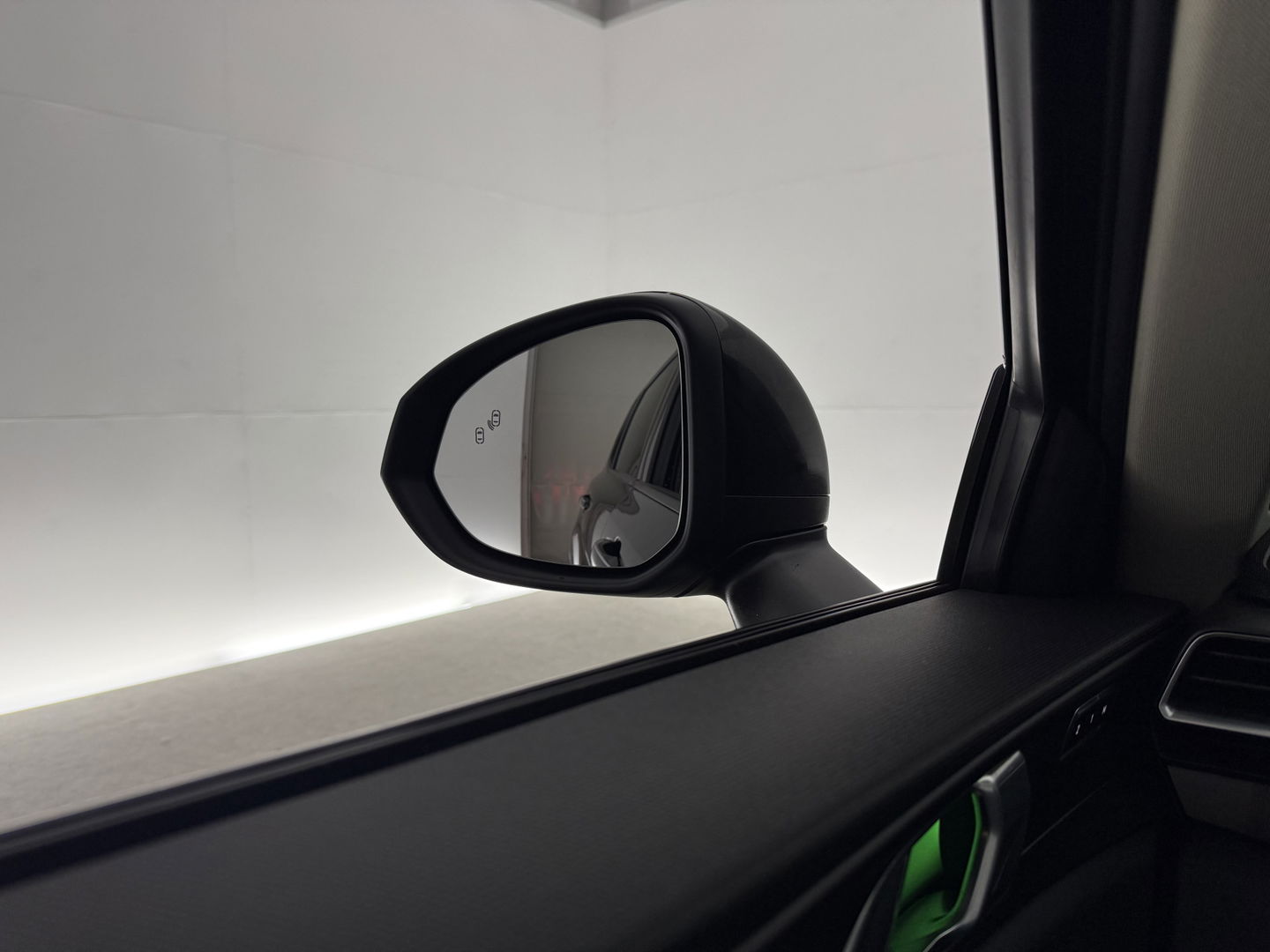 Lynk Co 01 1.5 Black Edition | SOH 94% | Pano | Trekh. | Memory | 360° | Sfeer | Virtual | Carplay | Adap. Cruise