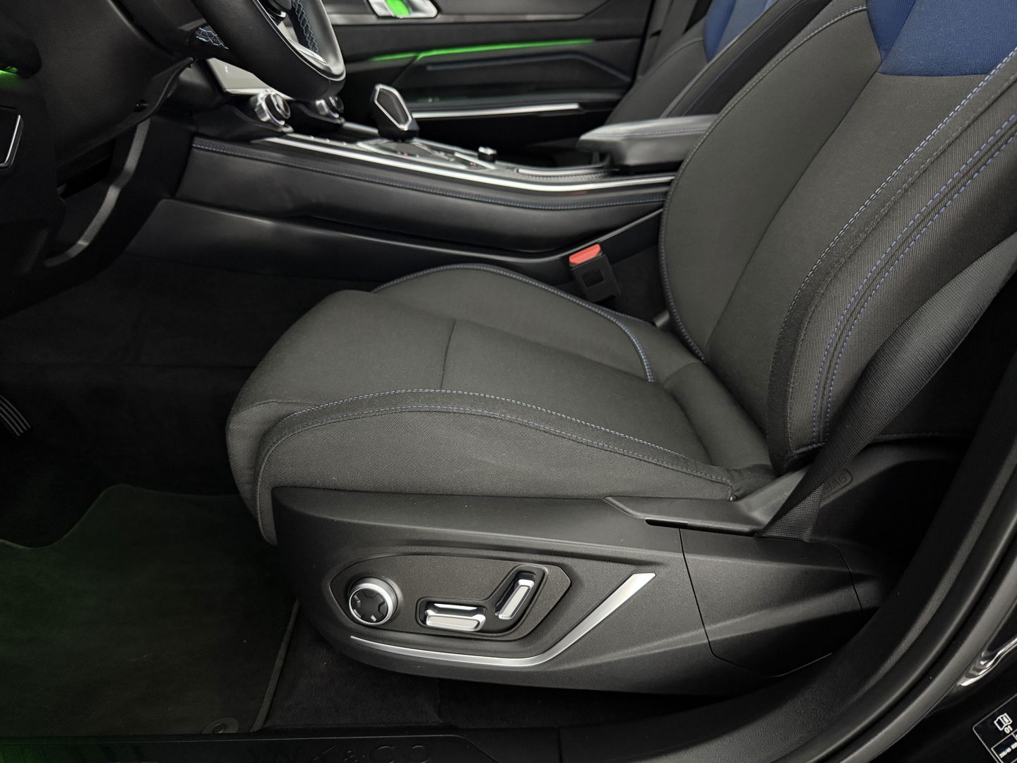 Lynk Co 01 1.5 Black Edition | SOH 94% | Pano | Trekh. | Memory | 360° | Sfeer | Virtual | Carplay | Adap. Cruise