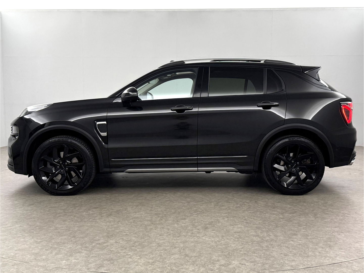 Lynk Co 01 1.5 Black Edition | SOH 94% | Pano | Trekh. | Memory | 360° | Sfeer | Virtual | Carplay | Adap. Cruise