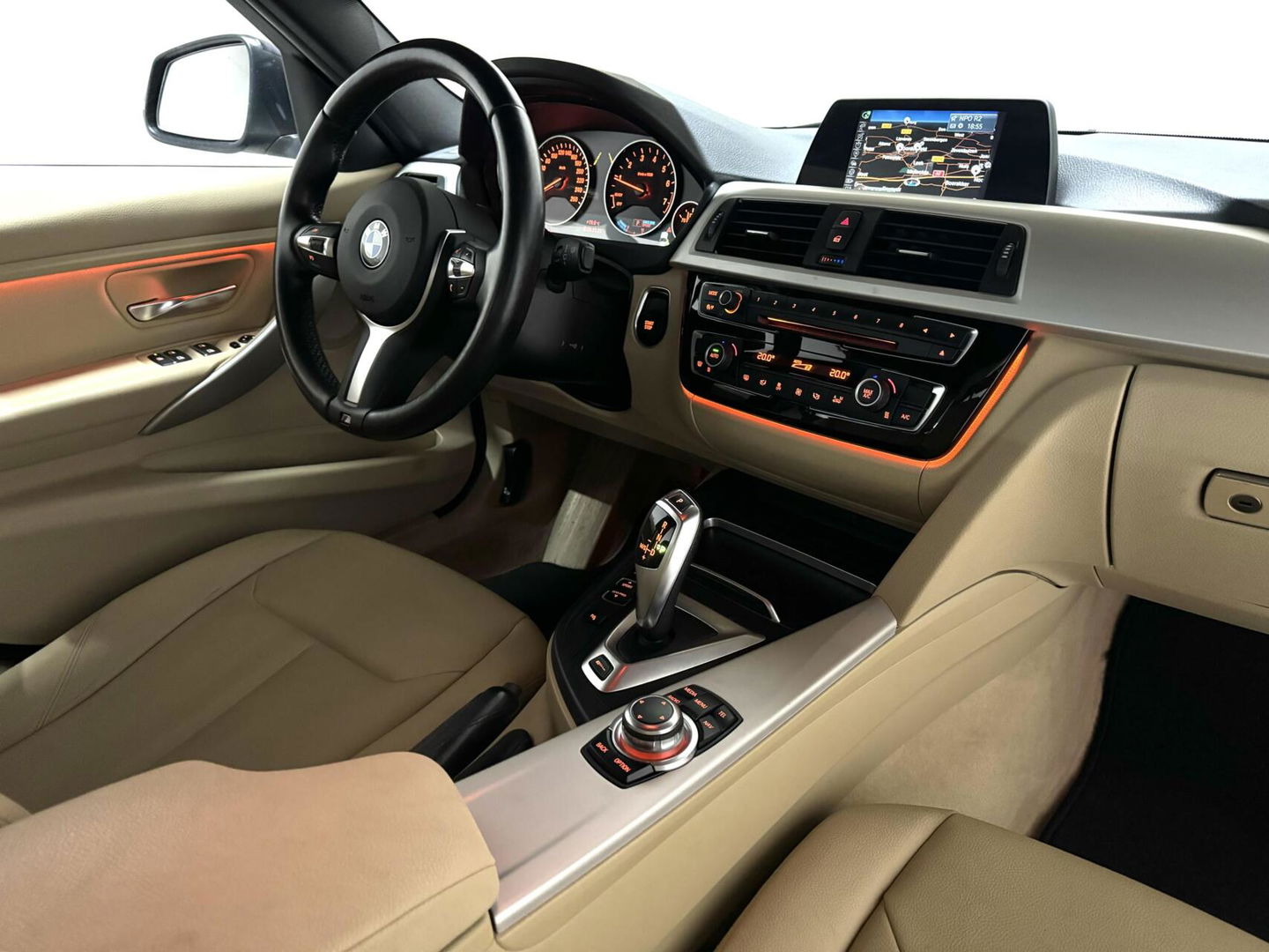 BMW 3 Serie 330e M-Sport Leer Navi Cruise PDC NAP