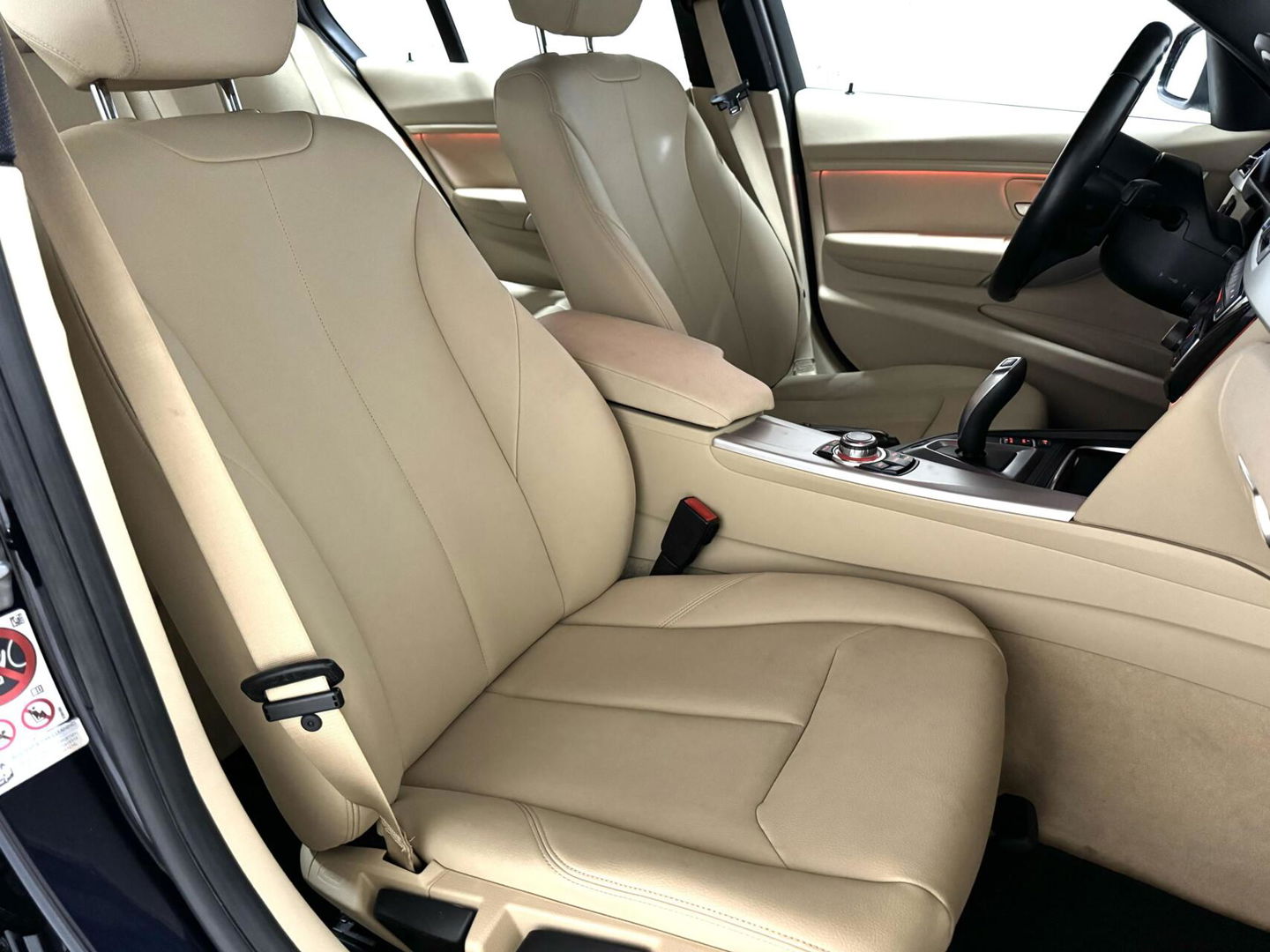 BMW 3 Serie 330e M-Sport Leer Navi Cruise PDC NAP