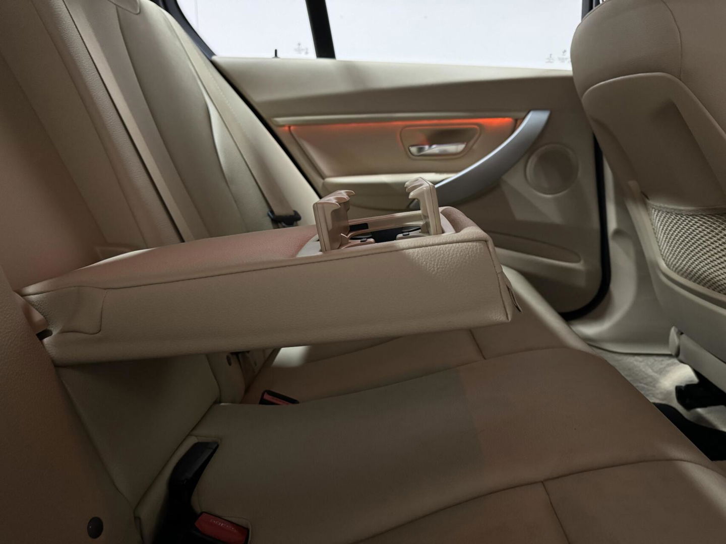 BMW 3 Serie 330e M-Sport Leer Navi Cruise PDC NAP