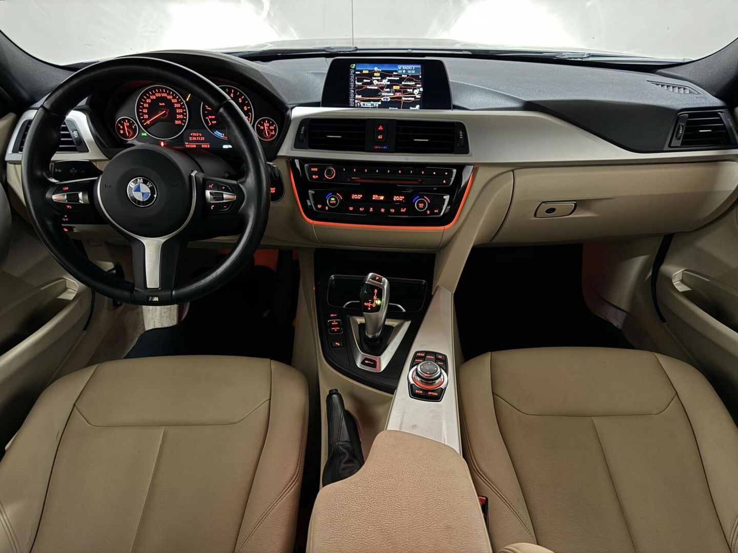 BMW 3 Serie 330e M-Sport Leer Navi Cruise PDC NAP