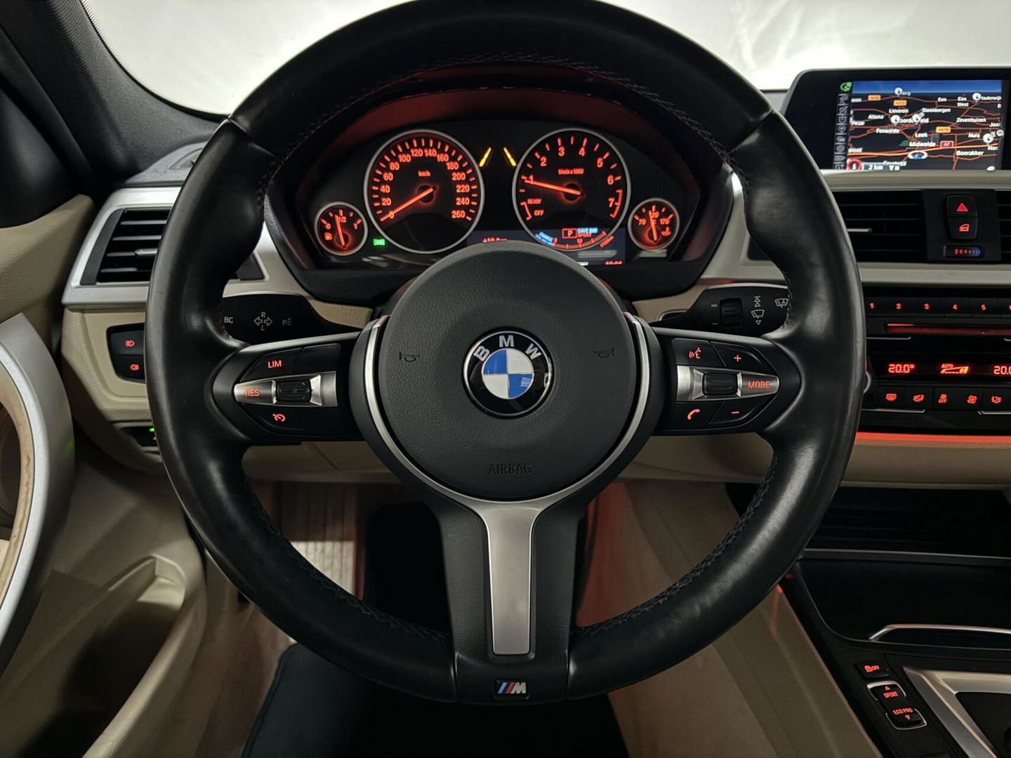 BMW 3 Serie 330e M-Sport Leer Navi Cruise PDC NAP