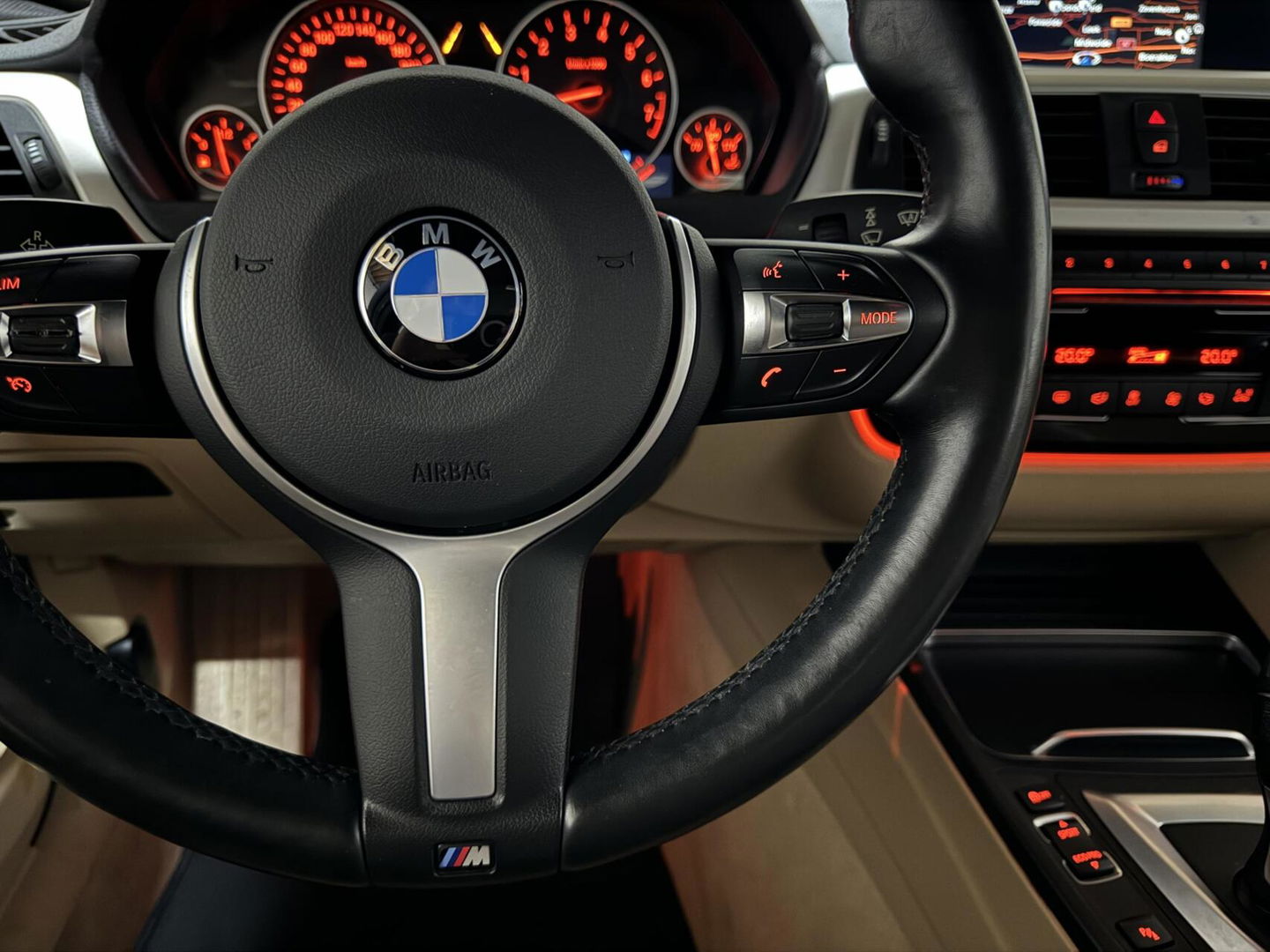 BMW 3 Serie 330e M-Sport Leer Navi Cruise PDC NAP