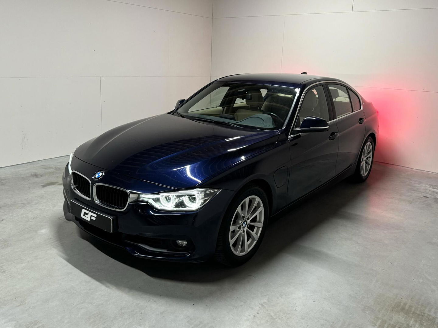 BMW 3 Serie 330e M-Sport Leer Navi Cruise PDC NAP