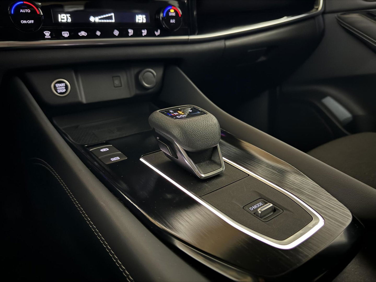 Nissan QASHQAI 1.3 MHEV Xtronic Pano 360° HUD Carplay ACC NAP