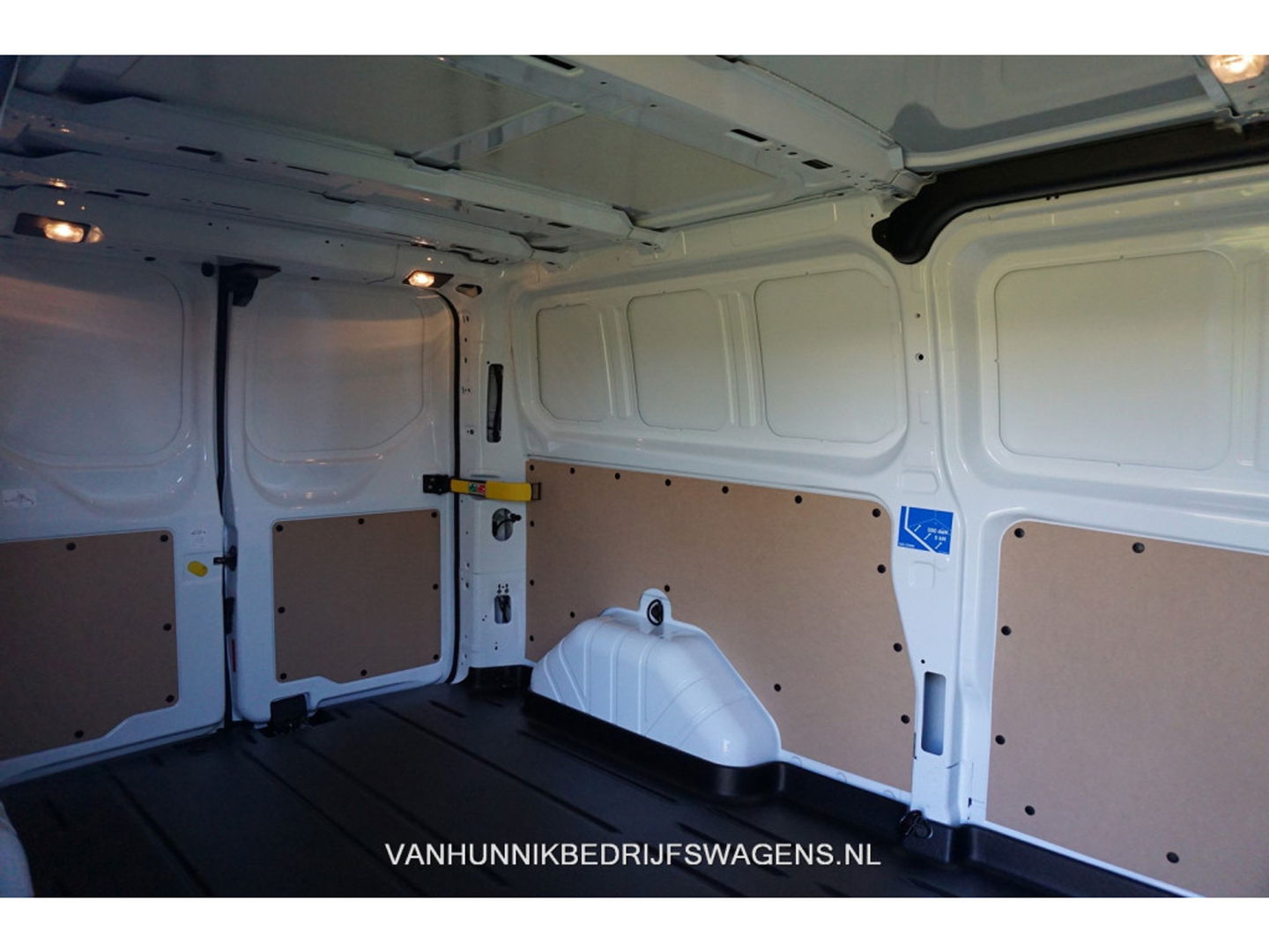 Ford Transit Custom 300L 130 PK Trend BPM VRIJ!! Airco, Cruise, PDC, Navi!! NR. 323