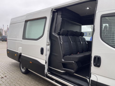 Iveco Daily 35S14V 2.3 410 L4H2 automaat / dubbel cabine 7 persoons / vaste prijs rijklaar € 29.950 ex btw / lease €/ cruise en climate control / trekhaak 3500 kg / euro 6 / bpm vrij