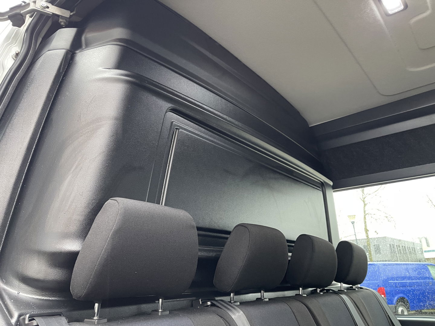 Iveco Daily 35S14V 2.3 410 L4H2 automaat / dubbel cabine 7 persoons / vaste prijs rijklaar € 29.950 ex btw / lease €/ cruise en climate control / trekhaak 3500 kg / euro 6 / bpm vrij