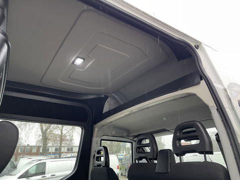 Iveco Daily 35S14V 2.3 410 L4H2 automaat / dubbel cabine 7 persoons / vaste prijs rijklaar € 29.950 ex btw / lease €/ cruise en climate control / trekhaak 3500 kg / euro 6 / bpm vrij