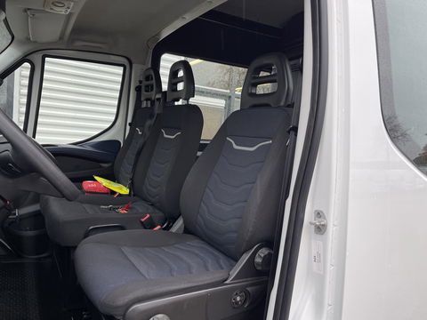 Iveco Daily 35S14V 2.3 410 L4H2 automaat / dubbel cabine 7 persoons / vaste prijs rijklaar € 29.950 ex btw / lease €/ cruise en climate control / trekhaak 3500 kg / euro 6 / bpm vrij