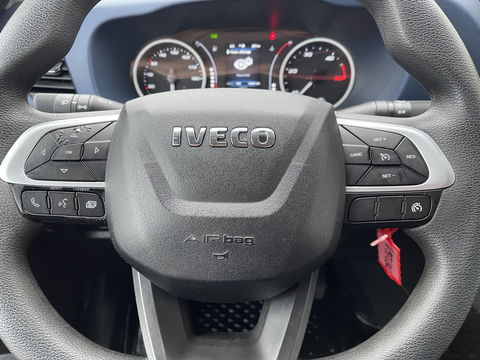 Iveco Daily 35S14V 2.3 410 L4H2 automaat / dubbel cabine 7 persoons / vaste prijs rijklaar € 29.950 ex btw / lease €/ cruise en climate control / trekhaak 3500 kg / euro 6 / bpm vrij