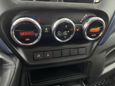 Iveco Daily 35S14V 2.3 410 L4H2 automaat / dubbel cabine 7 persoons / vaste prijs rijklaar € 29.950 ex btw / lease €/ cruise en climate control / trekhaak 3500 kg / euro 6 / bpm vrij