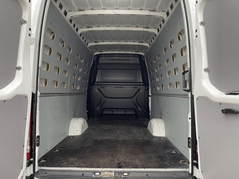 Iveco Daily 35S14V 2.3 410 L4H2 automaat / dubbel cabine 7 persoons / vaste prijs rijklaar € 29.950 ex btw / lease €/ cruise en climate control / trekhaak 3500 kg / euro 6 / bpm vrij