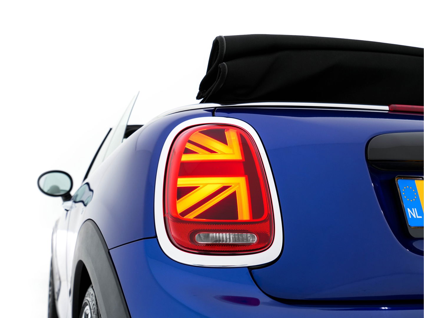 MINI Cabrio 1.5 Cooper Chili *LEATHER | FULL-LED | HEATED-SPORTSEATS | KEYLESS | NAVI-FULLMAP | ECC | PDC | CRUISE | AMBIENT-LIGHT | AIRSCARF | 18''ALU*