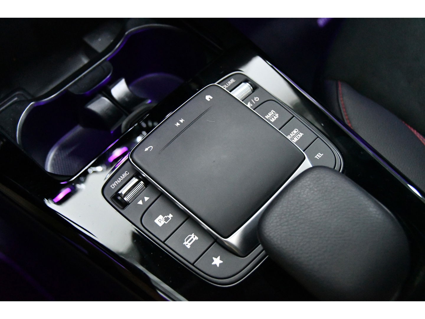 Mercedes-Benz CLA-Klasse 250 e AMG Line Line Pano Sfeer Cam Keyless