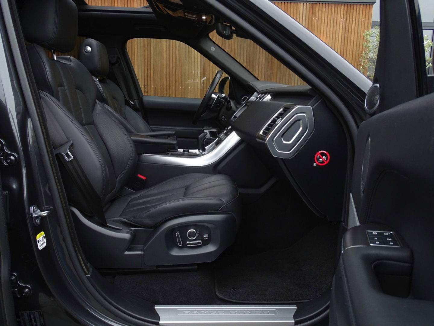 Land Rover Range Rover Sport 3.0 SDV6 306PK / R-Dynamic / facelift / Meridian / LED