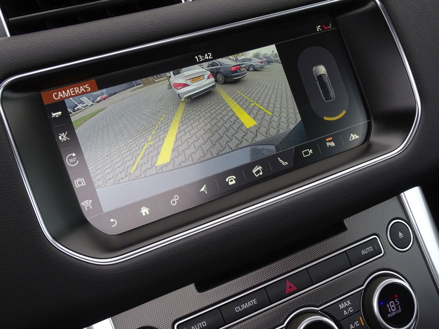 Land Rover Range Rover Sport 3.0 SDV6 306PK / R-Dynamic / facelift / Meridian / LED