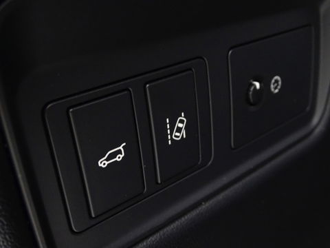 Land Rover Range Rover Sport 3.0 SDV6 306PK / R-Dynamic / facelift / Meridian / LED