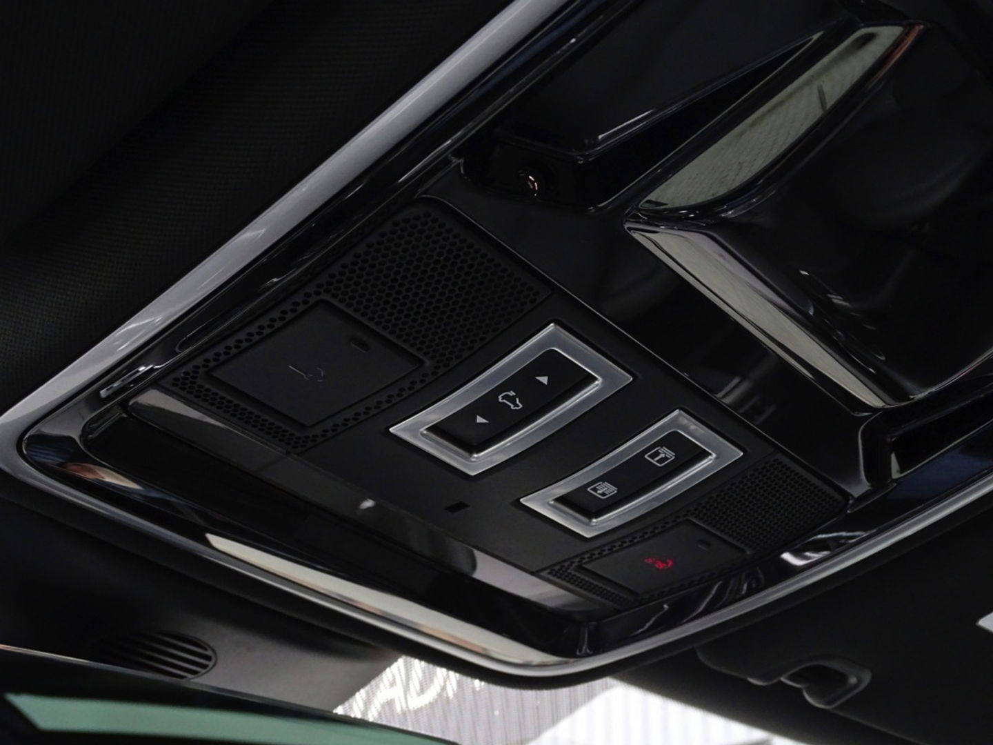 Land Rover Range Rover Sport 3.0 SDV6 306PK / R-Dynamic / facelift / Meridian / LED