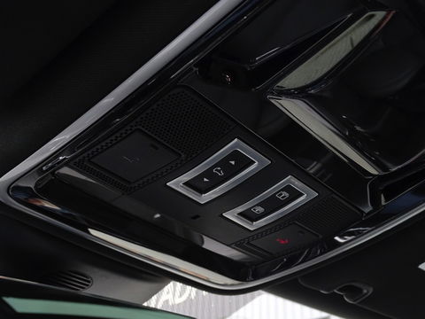 Land Rover Range Rover Sport 3.0 SDV6 306PK / R-Dynamic / facelift / Meridian / LED