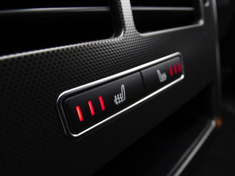 Land Rover Range Rover Sport 3.0 SDV6 306PK / R-Dynamic / facelift / Meridian / LED