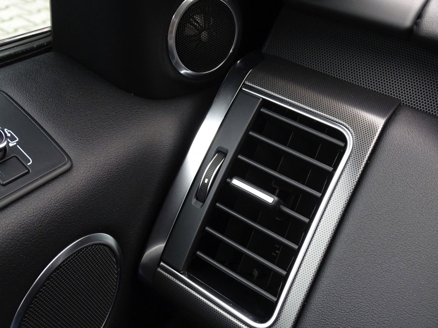 Land Rover Range Rover Sport 3.0 SDV6 306PK / R-Dynamic / facelift / Meridian / LED