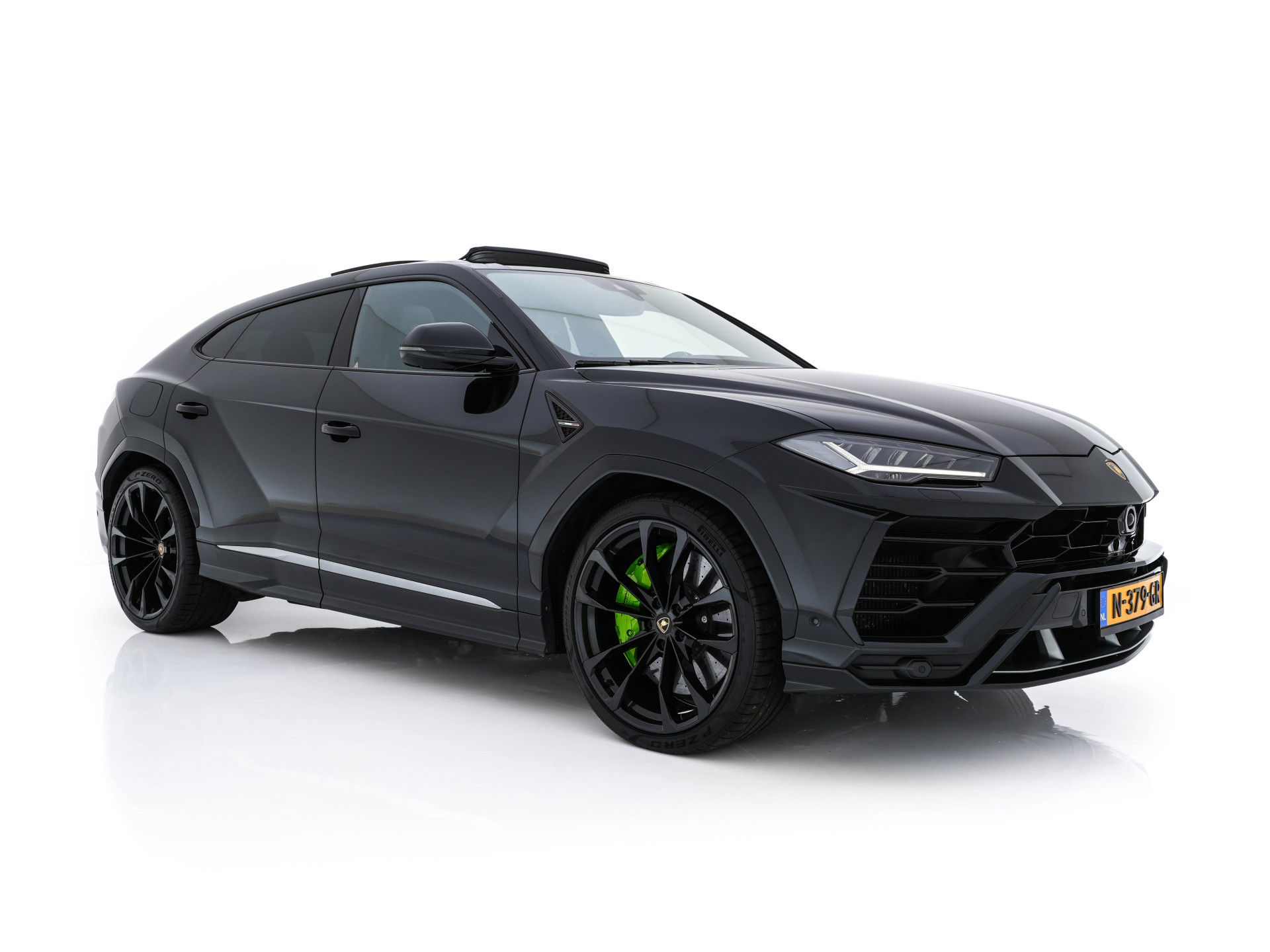 Lamborghini Urus 4.0 V8 Pearl Capsule (INCL.BTW) *CERAMIC-BRAKES | PANO | HEAD-UP | SOFT-CLOSE | LEATHER-ALCANTARA | FULL-LED | NIGHT-VISION | BANG&OLUFSEN | MEMORY-PACK | HEATED-SPORTSEATS | TOP-VIEW | ADAPTIVE-CRUISE | BLIND-SP
