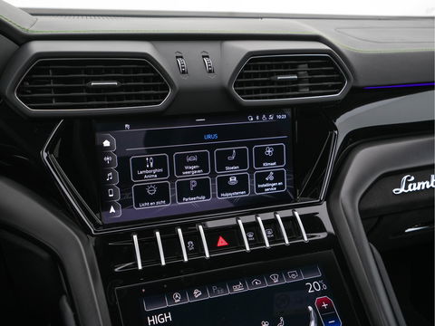 Lamborghini Urus 4.0 V8 Pearl Capsule (INCL.BTW) *CERAMIC-BRAKES | PANO | HEAD-UP | SOFT-CLOSE | LEATHER-ALCANTARA | FULL-LED | NIGHT-VISION | BANG&OLUFSEN | MEMORY-PACK | HEATED-SPORTSEATS | TOP-VIEW | ADAPTIVE-CRUISE | BLIND-SP