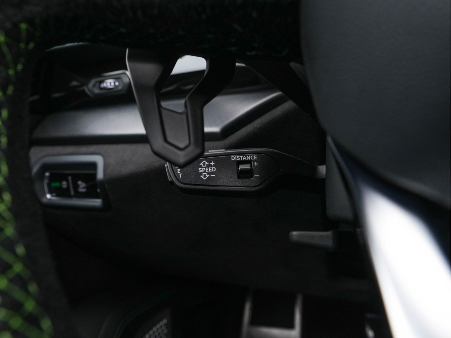 Lamborghini Urus 4.0 V8 Pearl Capsule (INCL.BTW) *CERAMIC-BRAKES | PANO | HEAD-UP | SOFT-CLOSE | LEATHER-ALCANTARA | FULL-LED | NIGHT-VISION | BANG&OLUFSEN | MEMORY-PACK | HEATED-SPORTSEATS | TOP-VIEW | ADAPTIVE-CRUISE | BLIND-SP