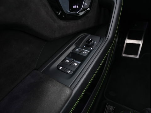 Lamborghini Urus 4.0 V8 Pearl Capsule (INCL.BTW) *CERAMIC-BRAKES | PANO | HEAD-UP | SOFT-CLOSE | LEATHER-ALCANTARA | FULL-LED | NIGHT-VISION | BANG&OLUFSEN | MEMORY-PACK | HEATED-SPORTSEATS | TOP-VIEW | ADAPTIVE-CRUISE | BLIND-SP