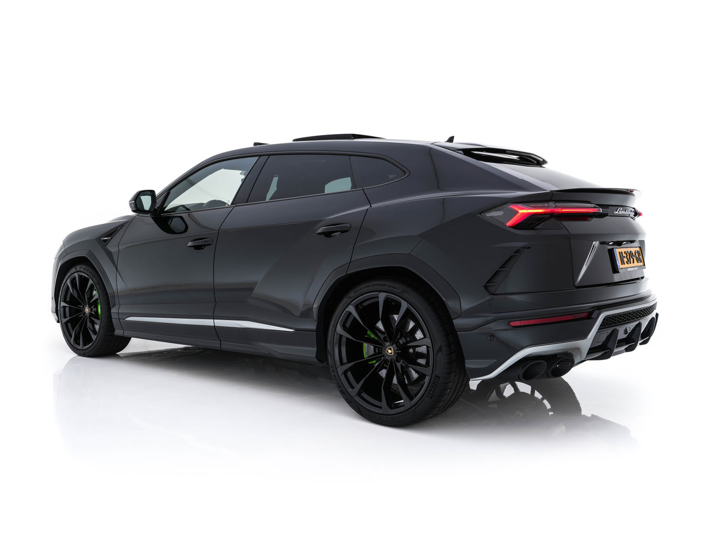 Lamborghini Urus 4.0 V8 Pearl Capsule (INCL.BTW) *CERAMIC-BRAKES | PANO | HEAD-UP | SOFT-CLOSE | LEATHER-ALCANTARA | FULL-LED | NIGHT-VISION | BANG&OLUFSEN | MEMORY-PACK | HEATED-SPORTSEATS | TOP-VIEW | ADAPTIVE-CRUISE | BLIND-SP