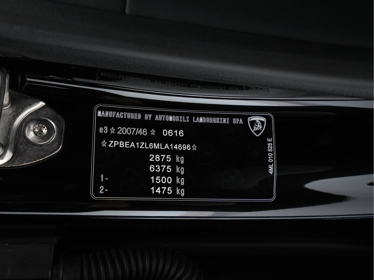 Lamborghini Urus 4.0 V8 Pearl Capsule (INCL.BTW) *CERAMIC-BRAKES | PANO | HEAD-UP | SOFT-CLOSE | LEATHER-ALCANTARA | FULL-LED | NIGHT-VISION | BANG&OLUFSEN | MEMORY-PACK | HEATED-SPORTSEATS | TOP-VIEW | ADAPTIVE-CRUISE | BLIND-SP