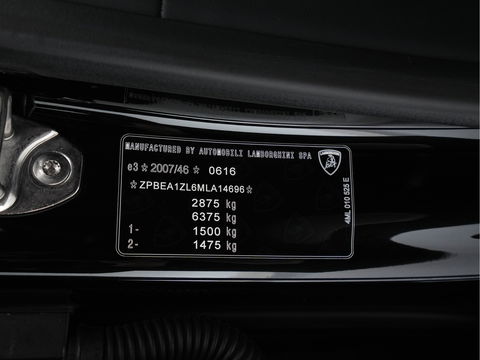 Lamborghini Urus 4.0 V8 Pearl Capsule (INCL.BTW) *CERAMIC-BRAKES | PANO | HEAD-UP | SOFT-CLOSE | LEATHER-ALCANTARA | FULL-LED | NIGHT-VISION | BANG&OLUFSEN | MEMORY-PACK | HEATED-SPORTSEATS | TOP-VIEW | ADAPTIVE-CRUISE | BLIND-SP